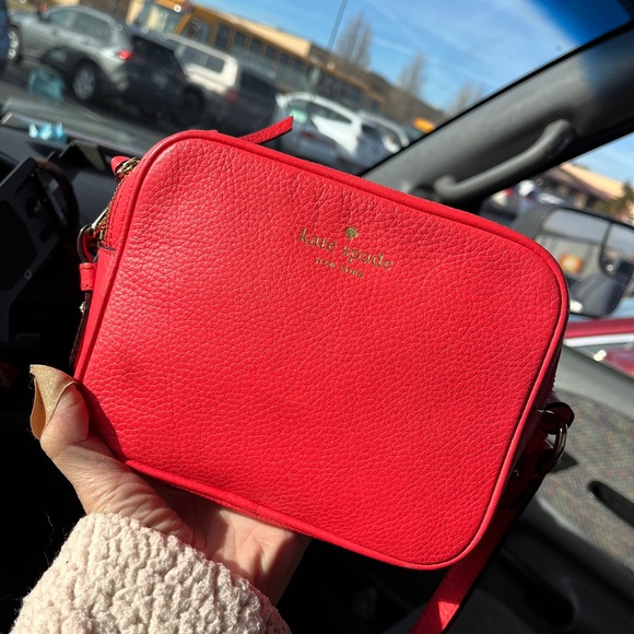 kate spade Handbags - Kate Spade crossbody♠️ camera bag